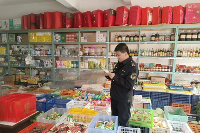 隴西縣宏偉鄉(xiāng)市場(chǎng)監(jiān)管所開(kāi)展“五一”節(jié)前專項(xiàng)檢查，筑牢食品藥品與消毒器械安全防線